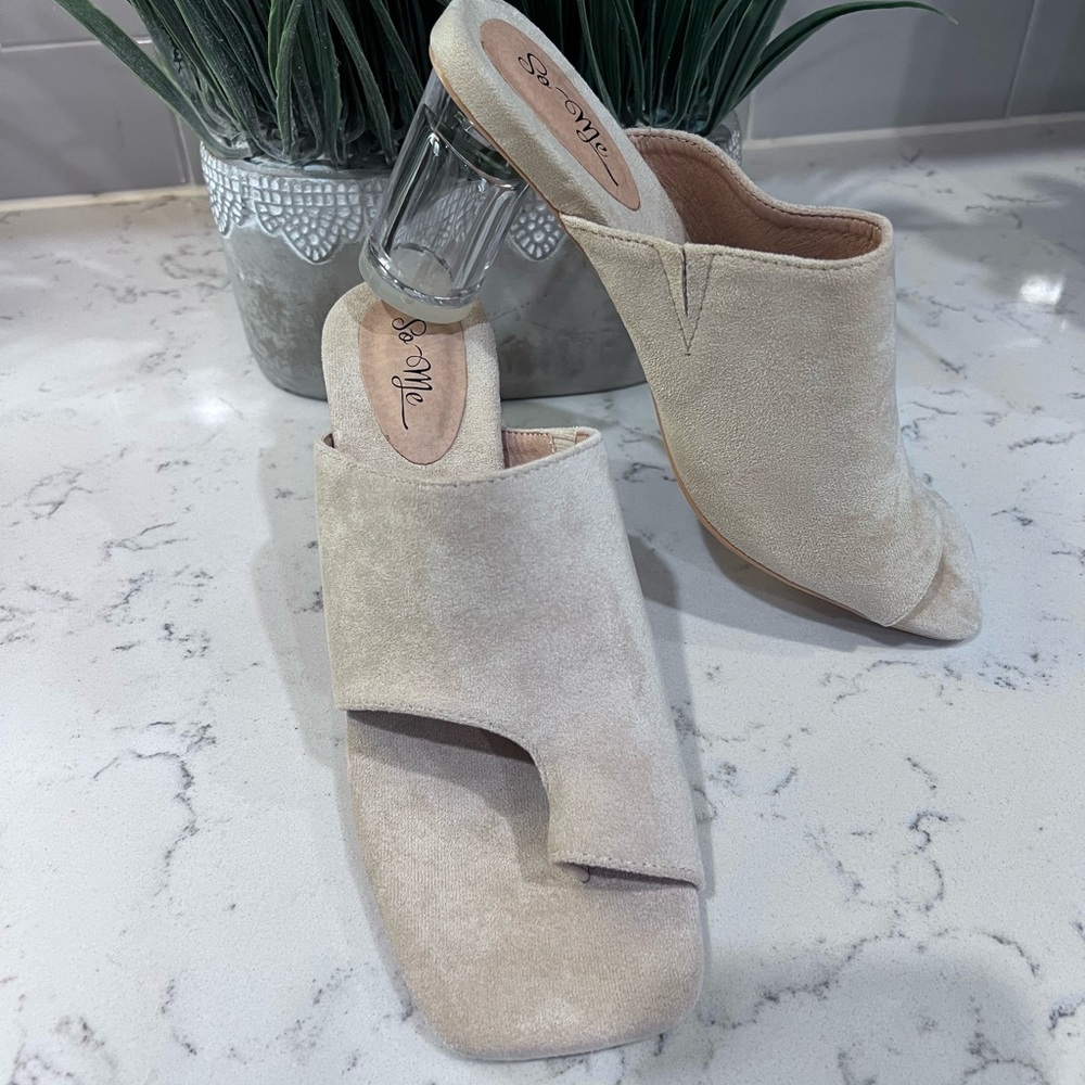 NWOT - So Me suede, clear heels shoes